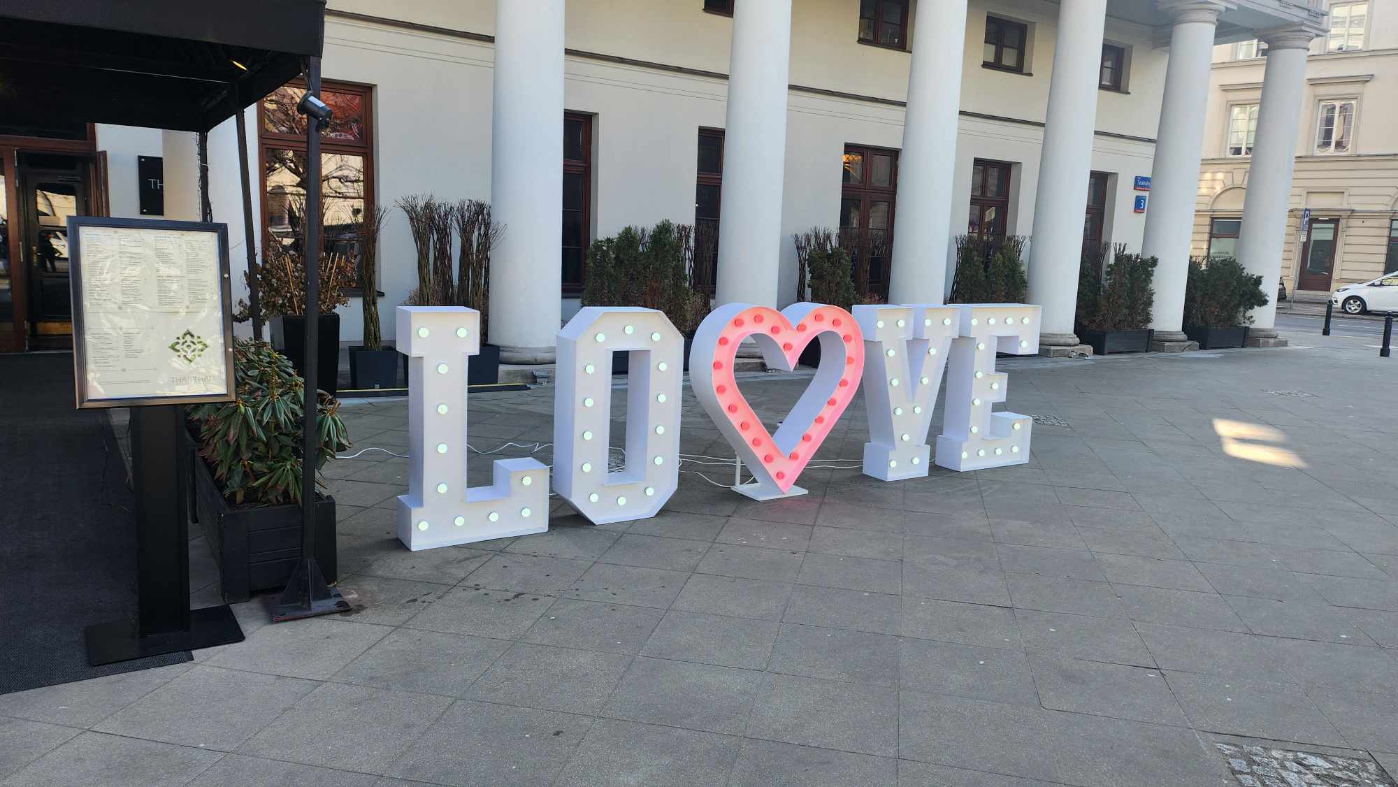 Kraina Dekoracji - Napis Love z sercem